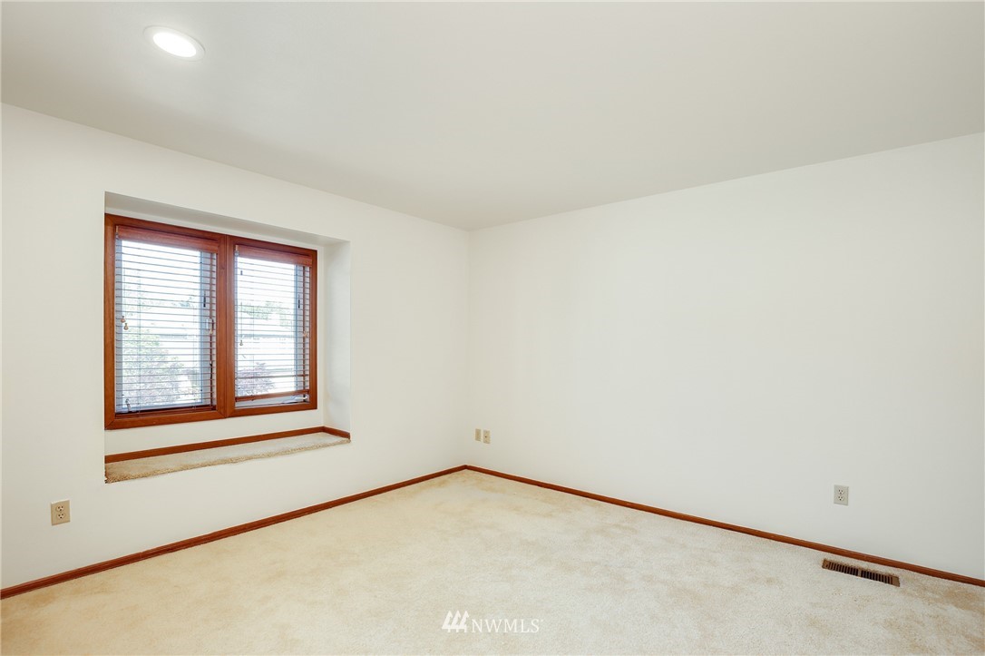 18138 132nd Place Southeast Renton, WA 98058 - Photo 21 of 25 Gallery Image 21