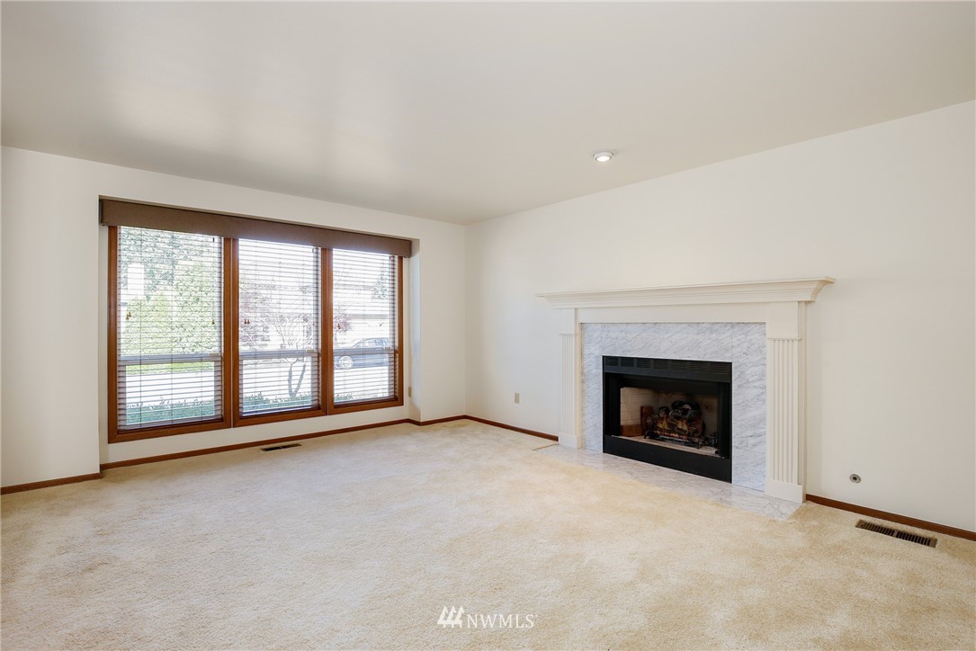 18138 132nd Place Southeast Renton, WA 98058 - Photo 4 of 25 Gallery Image 4