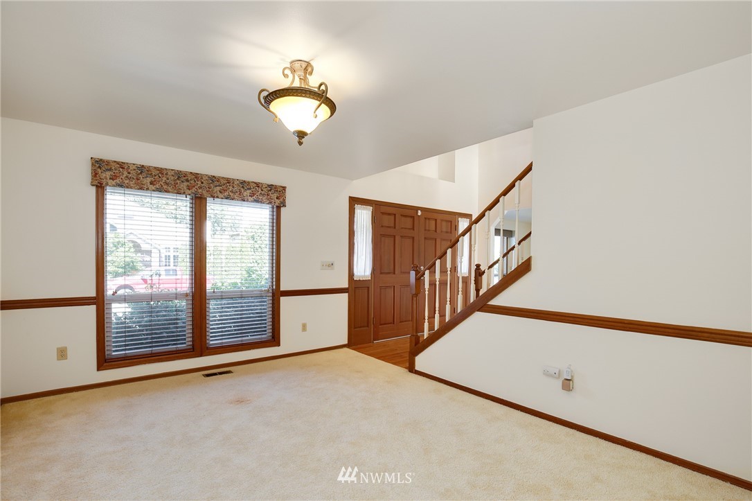 18138 132nd Place Southeast Renton, WA 98058 - Photo 5 of 25 Gallery Image 5