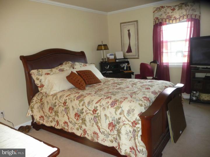 56 Roving Road Levittown, PA 19056 - Photo 14 of 23