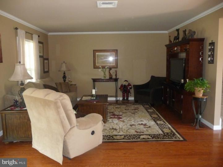 56 Roving Road Levittown, PA 19056 - Photo 4 of 23