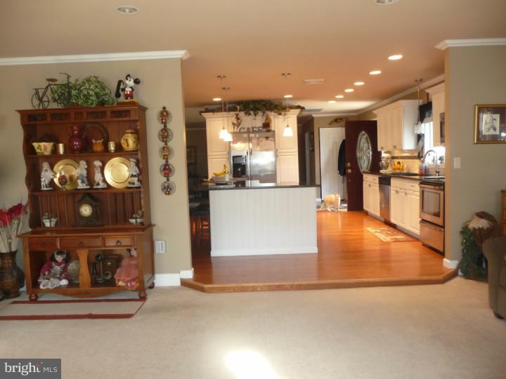 56 Roving Road Levittown, PA 19056 - Photo 5 of 23