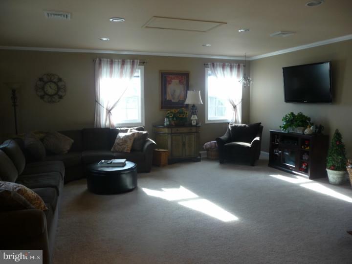 56 Roving Road Levittown, PA 19056 - Photo 8 of 23