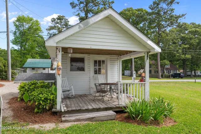 $899,000 | 1339 Bayview Road, Bath, NC 27808