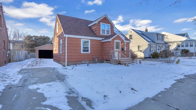 $189,000 | 2410 South 17th Street, Sheboygan, WI 53081