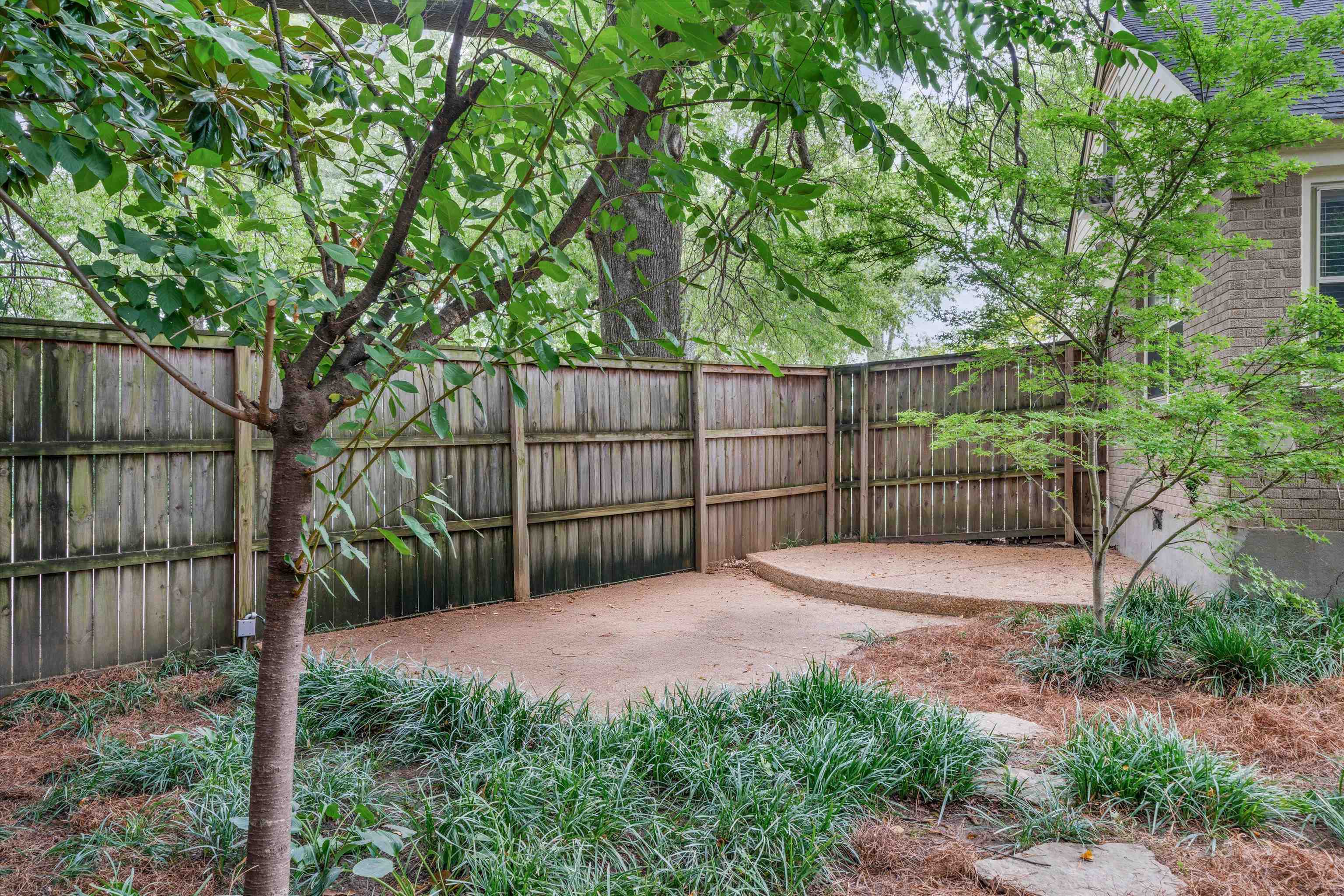 17 North Ashlawn Road Memphis, TN 38112 - Photo 27 of 28 View of fenced backyard