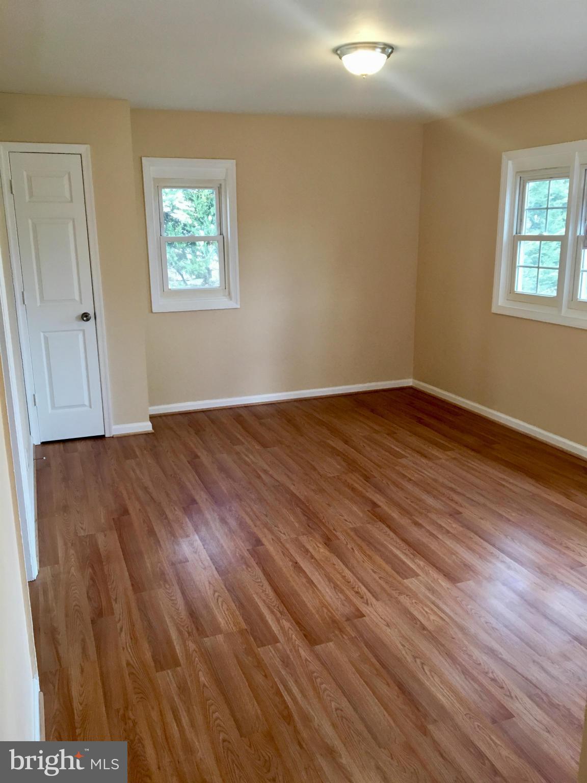 7735 Frederick Road Hyattsville, MD 20784 - Photo 4 of 20 Living Room