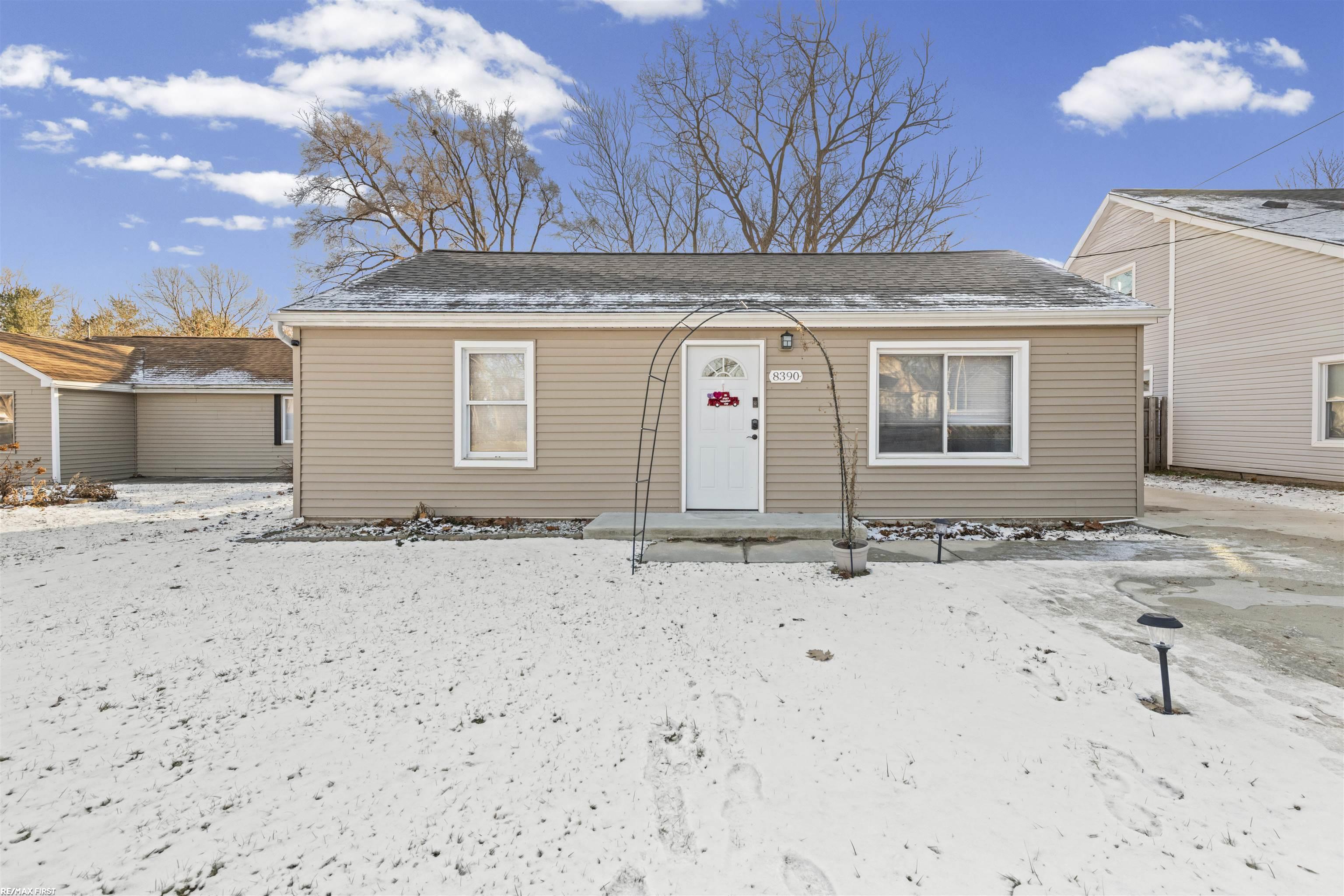 8390 Millis Road Utica, MI 48317 - Photo 3 of 26 50199318-6D6A2CEE-5925-4D13-B981-8C0514A89182.JPG