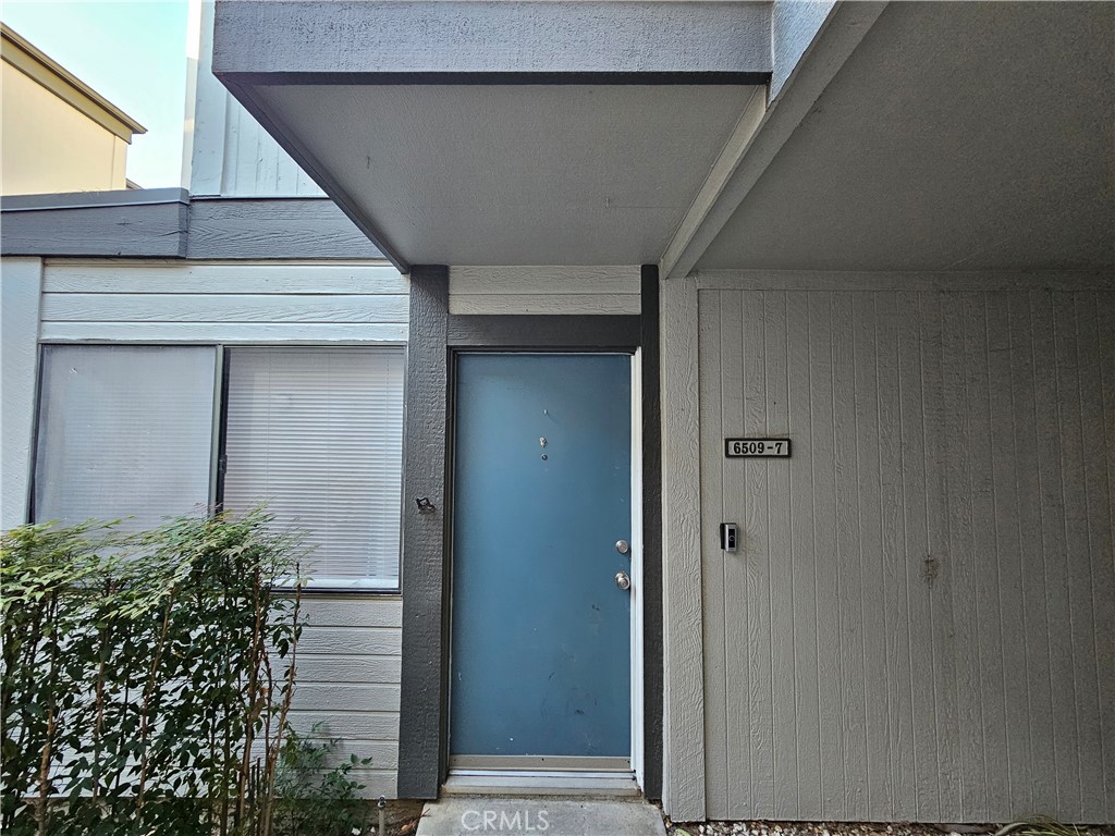 6509 Twin Cir Lane, Unit 7 Simi Valley, CA 93063 - Photo 20 of 22 front door
