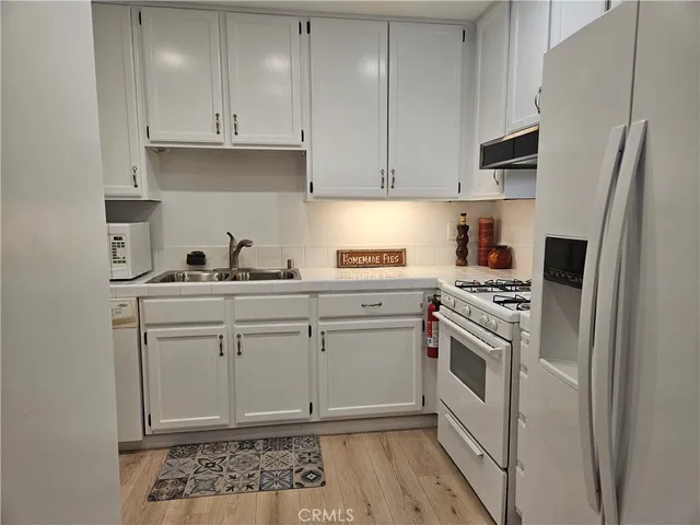 $524,880 | 6509 Twin Cir Lane, Unit 7, Simi Valley, CA 93063