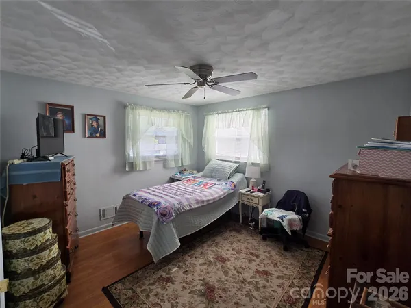 $230,000 | 2824 25th Avenue Northeast, Hickory, NC 28601