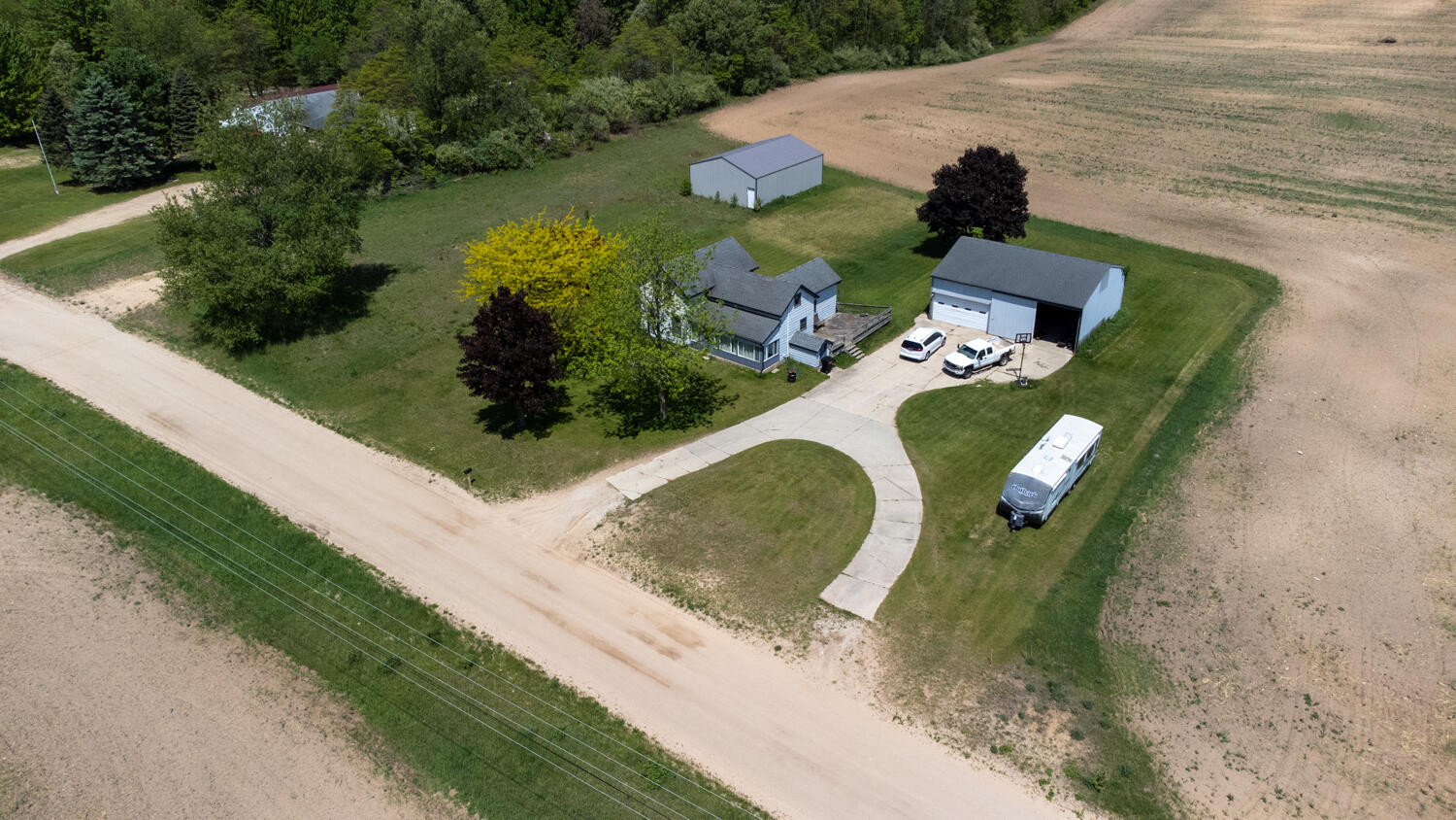 812 East Yale Road Rothbury, MI 49452 - Photo 2 of 25 814 E Yale (21 of 25)