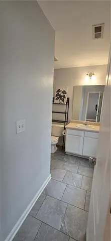 a view of a livingroom with a bench