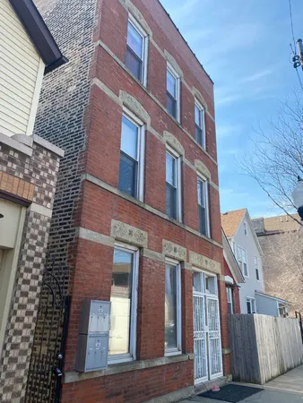 $1,525 | 2109 West 18th Street, Unit 3R, Chicago, IL 60608