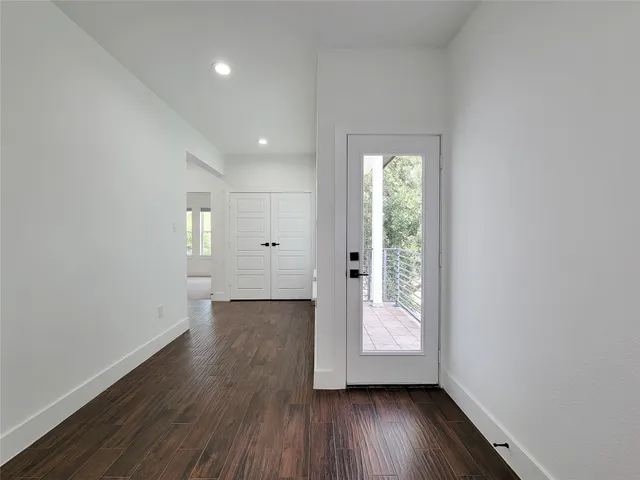 $399,900 | 5019 Creekmont Drive, Houston, TX 77091