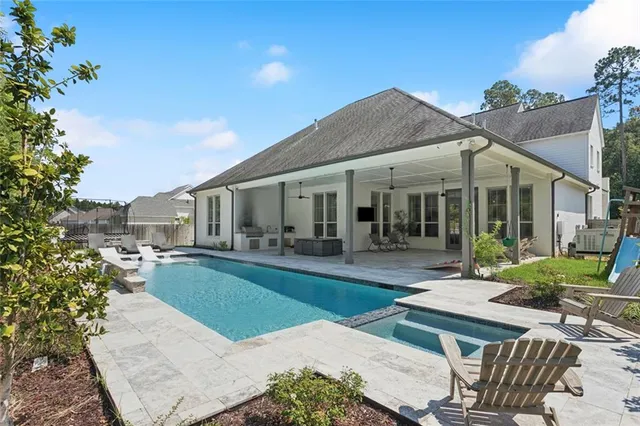 $915,000 | 383 Rue Charlotte, Covington, LA 70433