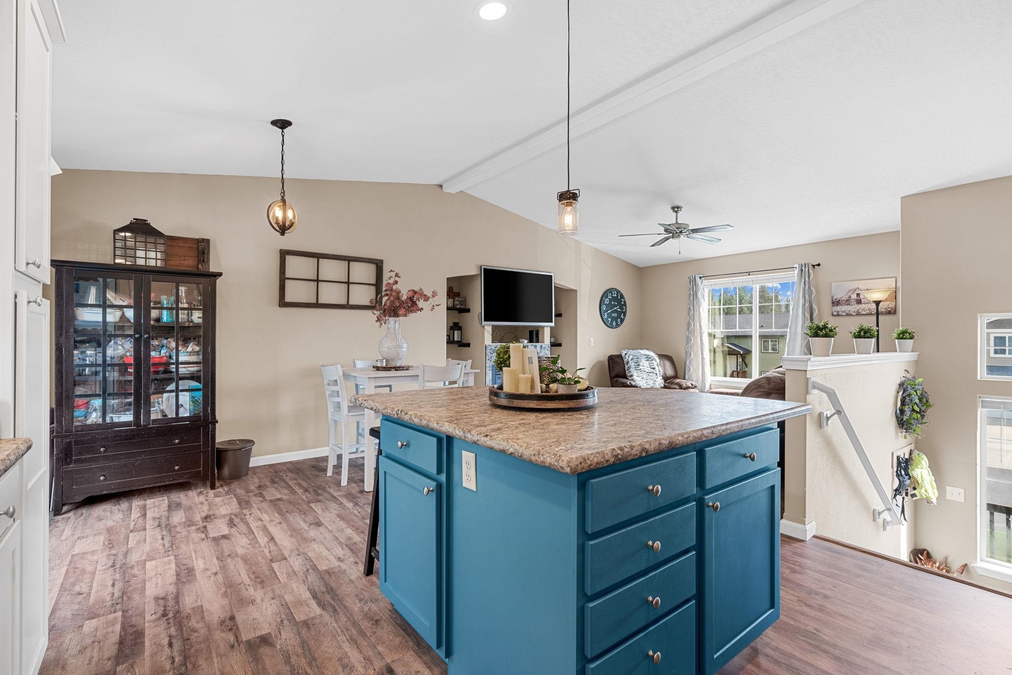 823 East Silver Pine Road Colbert, WA 99005 - Photo 8 of 27
