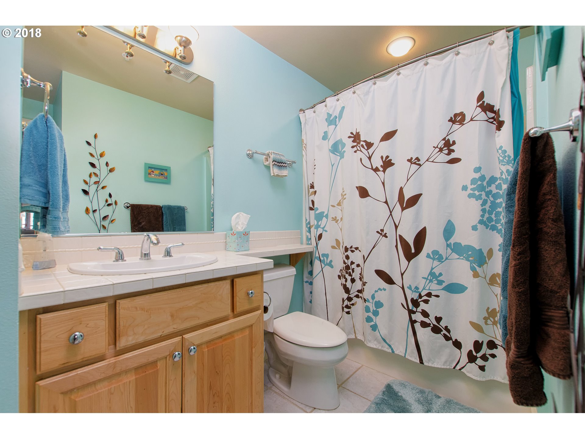 2352 Northwest Raleigh Street Portland, OR 97210 - Photo 6 of 31 Bathroom