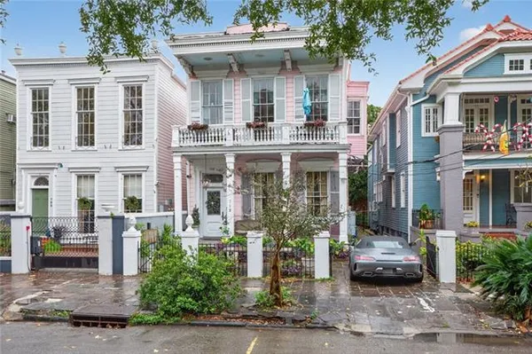 $215,000 | 719 Esplanade Avenue, Unit 6, New Orleans, LA 70116