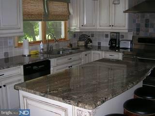 9025 Pine Road Philadelphia, PA 19115 - Photo 5 of 6
