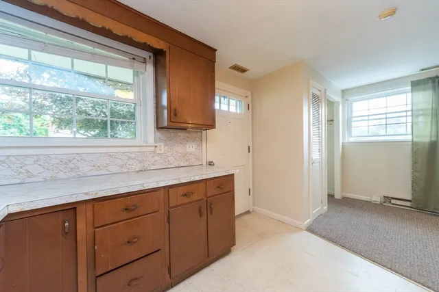 $1,495 | 18 Alexander Avenue, Unit 18, Clinton, MA 01510