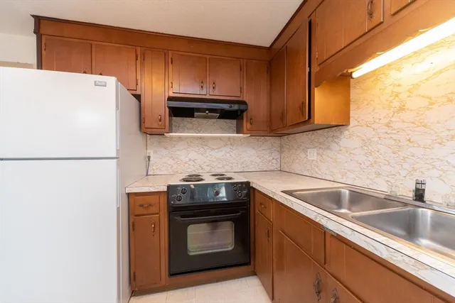 $1,495 | 18 Alexander Avenue, Unit 18, Clinton, MA 01510