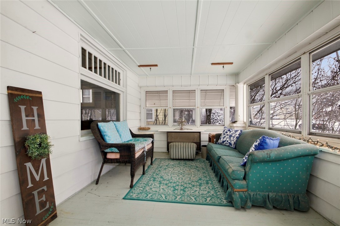 32 Como Street Struthers, OH 44471 - Photo 6 of 22 Sunroom / solarium featuring outdoor seating
