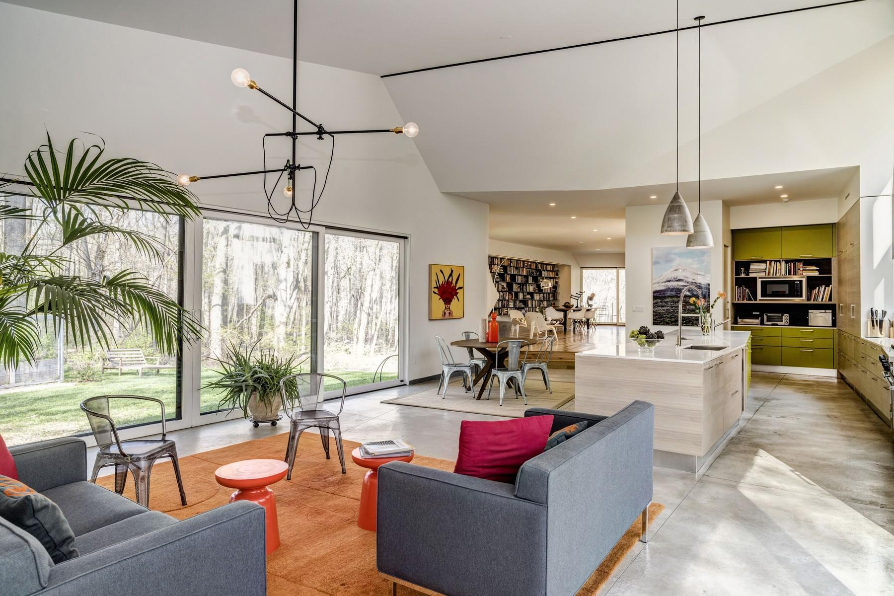 364 Hollow Tree Ridge Road Darien, CT 06820 - Photo 13 of 31 a living room with furniture