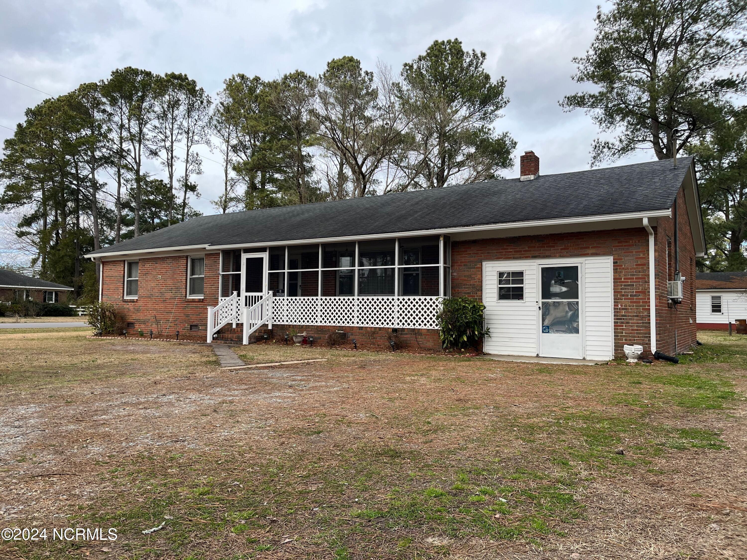 1806 County Street Elizabeth City, NC 27909 - Photo 1 of 32 IMG_8604