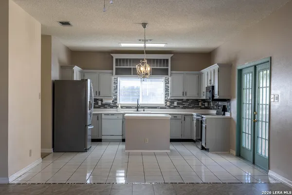 $2,050 | 7103 Misty Brook, San Antonio, TX 78250