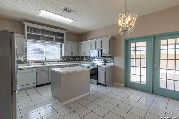 $2,050 | 7103 Misty Brook, San Antonio, TX 78250