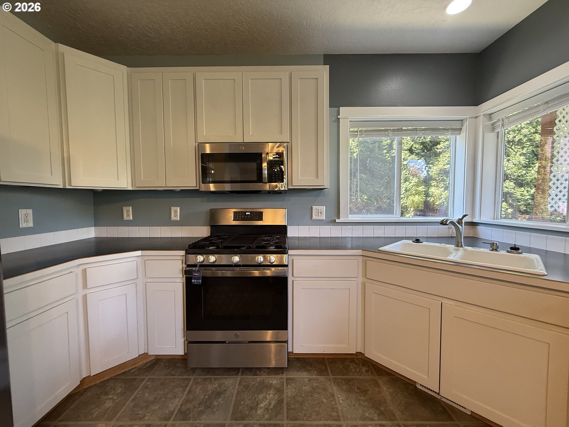 3408 Ambleside Drive Springfield, OR 97477 - Photo 19 of 44