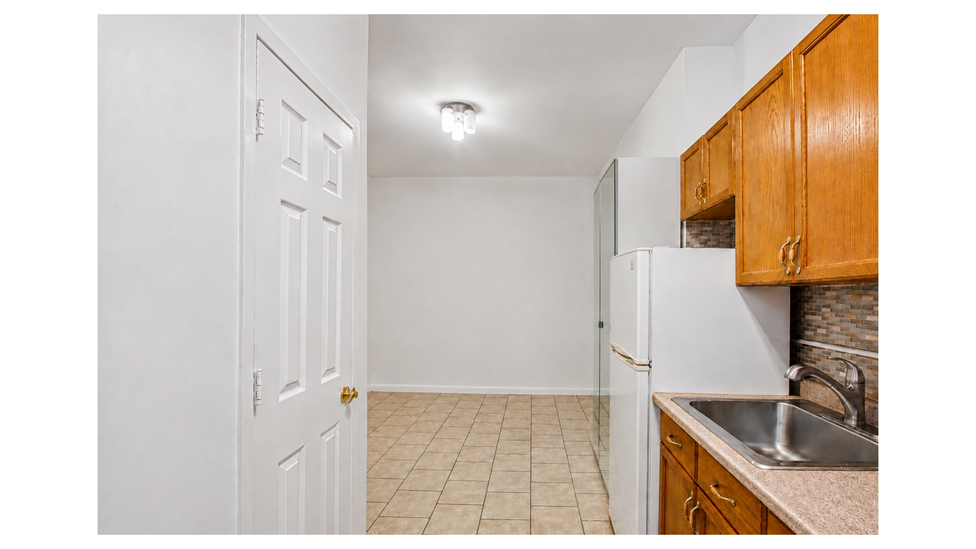 2146 Cortelyou Road, Unit 1R Brooklyn, NY 11226 - Photo 7 of 13 Gallery Image 7