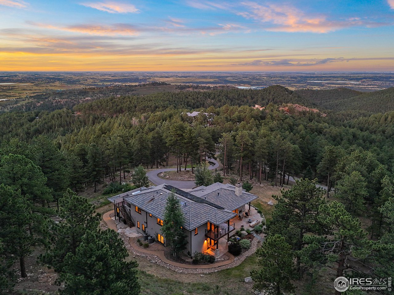575 Reed Ranch Road Boulder, CO 80302 - Photo 36 of 40 a view of a city with mountain