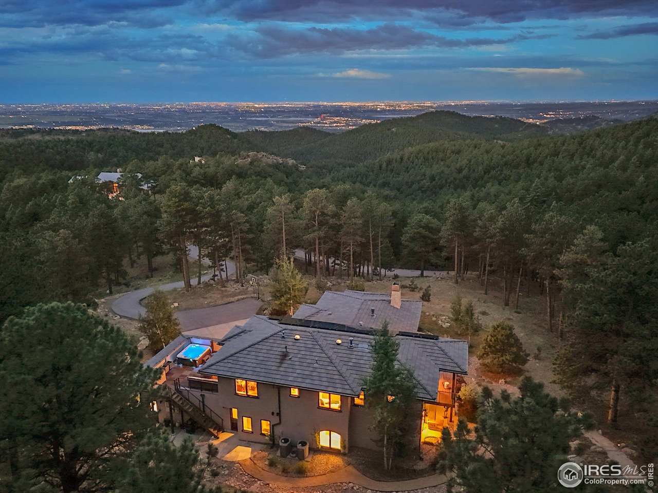 575 Reed Ranch Road Boulder, CO 80302 - Photo 37 of 40 a view of a city with a mountain