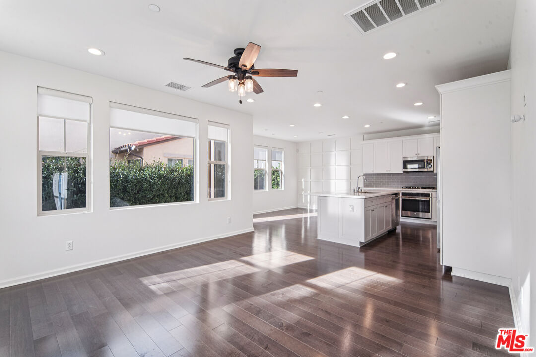 91 Lavender Lake Forest, CA 92630 - Photo 12 of 30