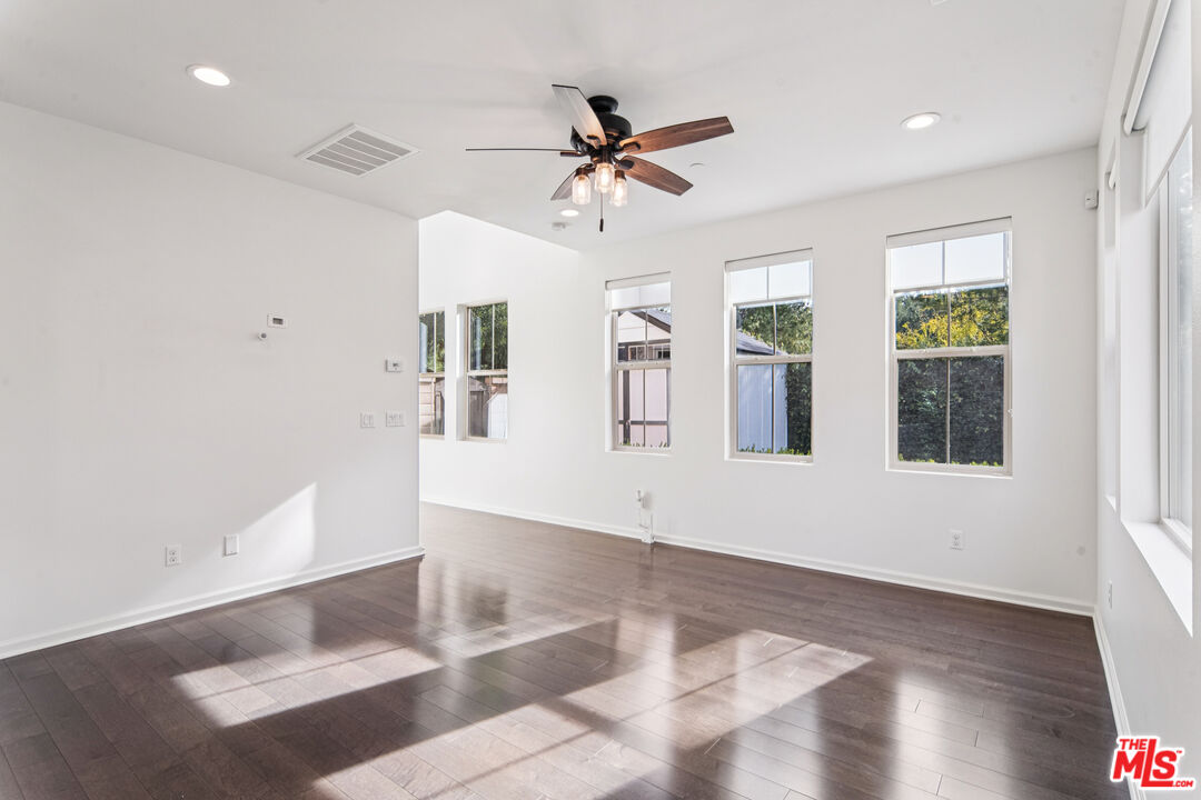 91 Lavender Lake Forest, CA 92630 - Photo 3 of 30