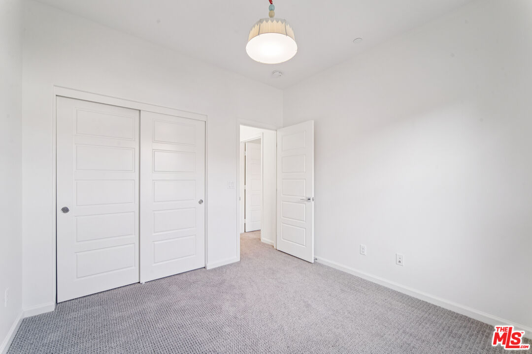 91 Lavender Lake Forest, CA 92630 - Photo 4 of 30