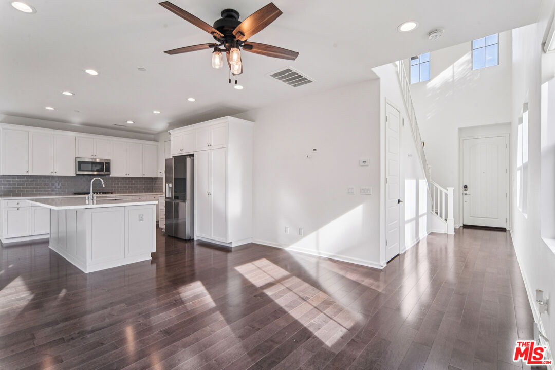 91 Lavender Lake Forest, CA 92630 - Photo 9 of 30