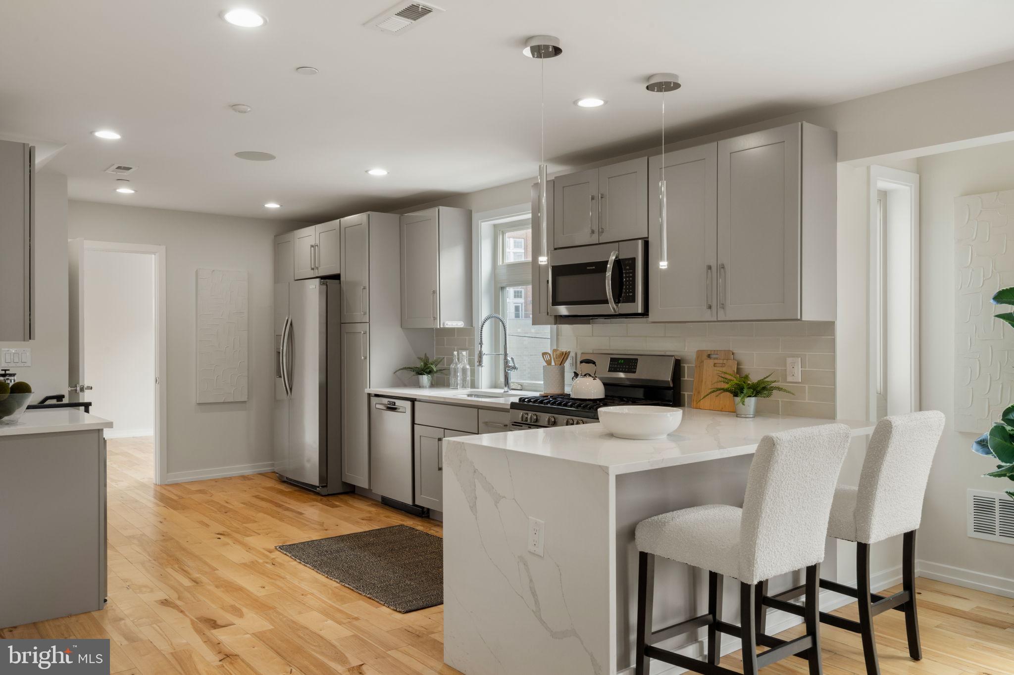 1013 South 12th Street, Unit 3 Philadelphia, PA 19147 - Photo 2 of 57