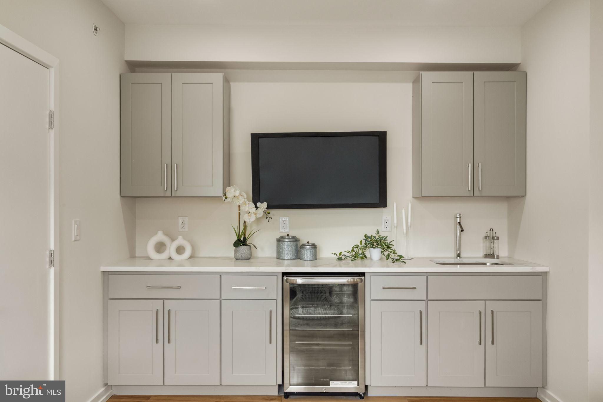 1013 South 12th Street, Unit 3 Philadelphia, PA 19147 - Photo 29 of 57 Wet Bar