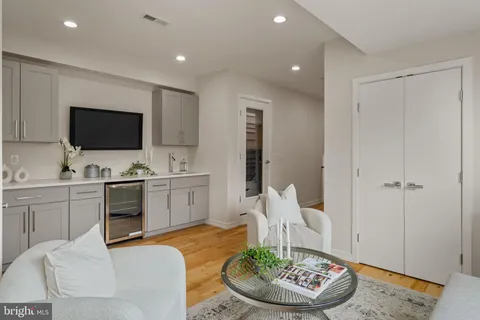 $665,000 | 1013 South 12th Street, Unit 3, Philadelphia, PA 19147