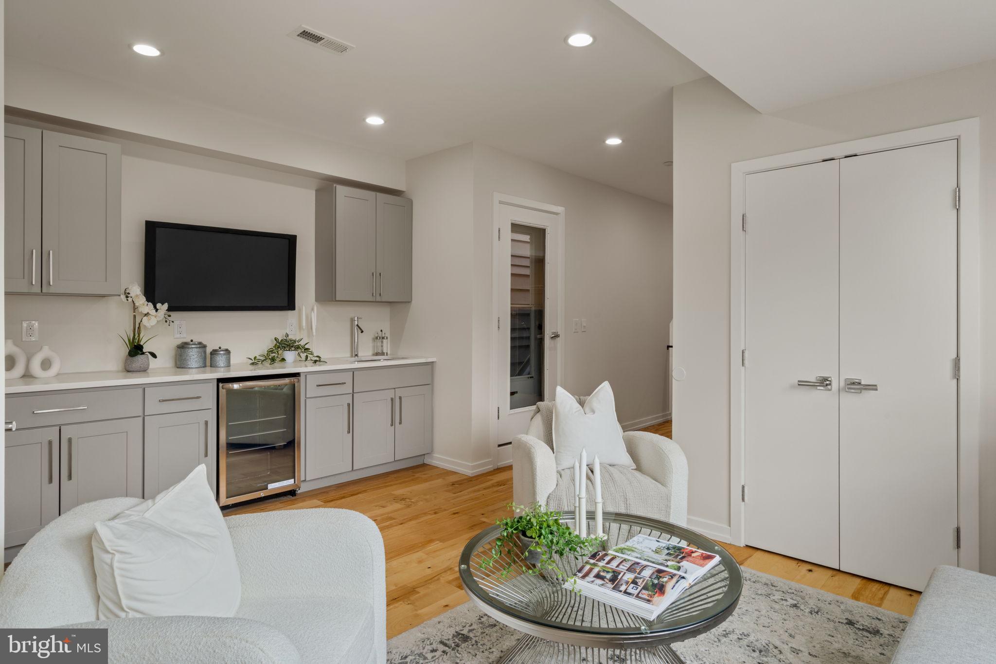 1013 South 12th Street, Unit 3 Philadelphia, PA 19147 - Photo 35 of 57