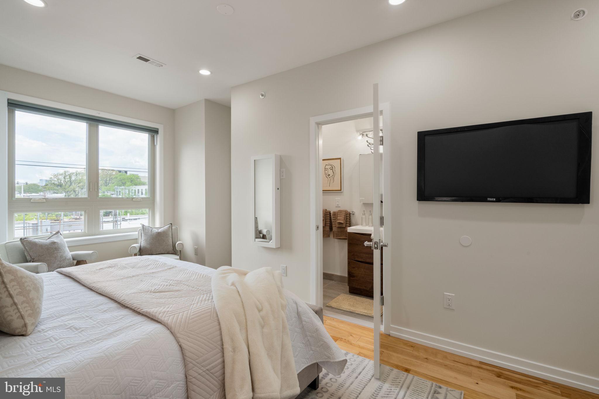 1013 South 12th Street, Unit 3 Philadelphia, PA 19147 - Photo 40 of 57