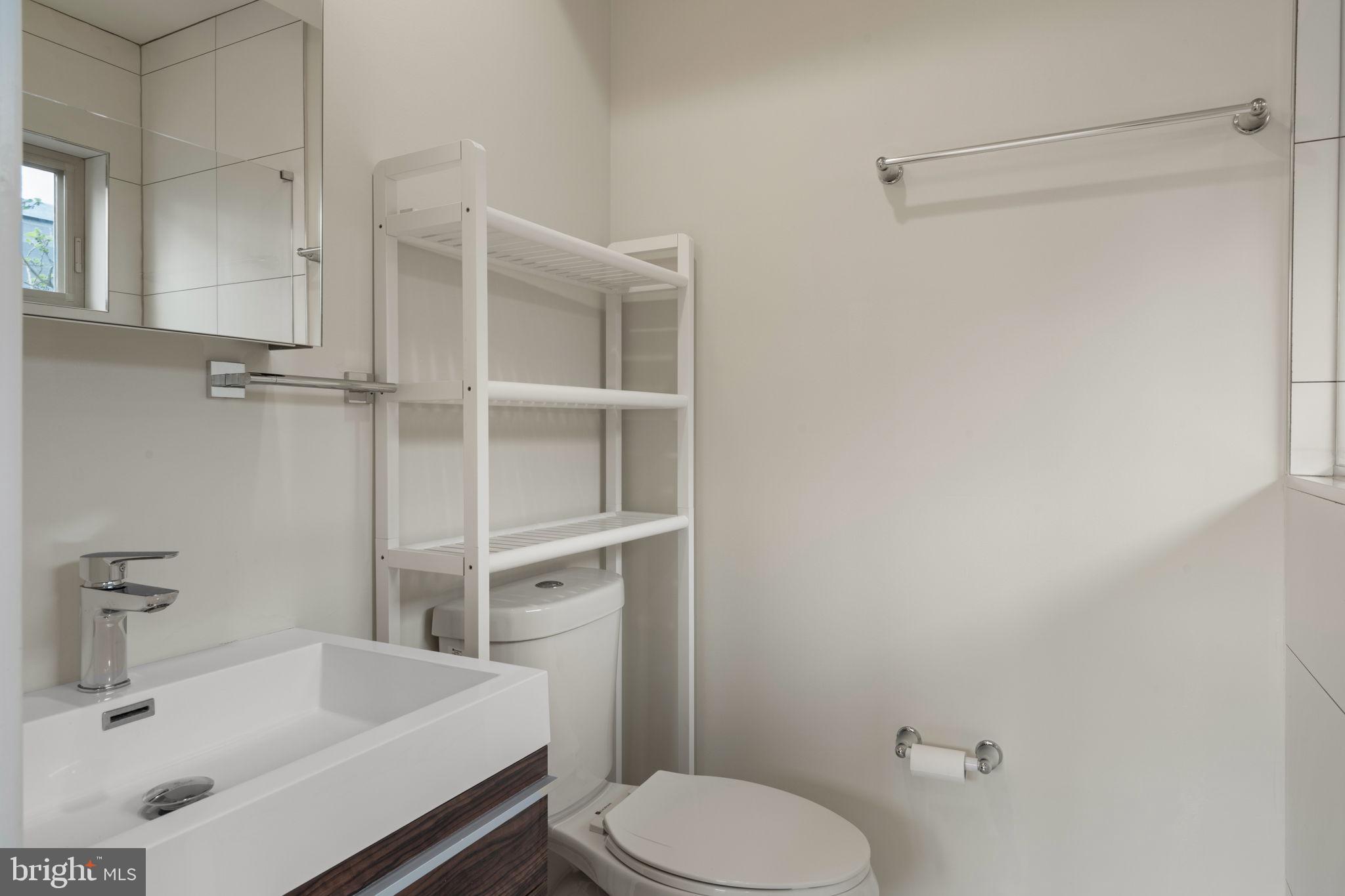 1013 South 12th Street, Unit 3 Philadelphia, PA 19147 - Photo 47 of 57 3rd Bedroom ensuite bathroom