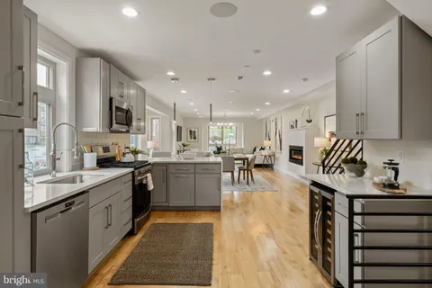 $665,000 | 1013 South 12th Street, Unit 3, Philadelphia, PA 19147