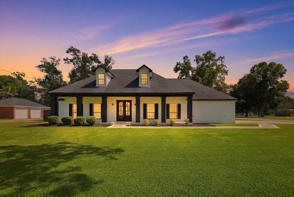 $419,000 | 6410 Hazelwood Drive, Orange, TX 77632