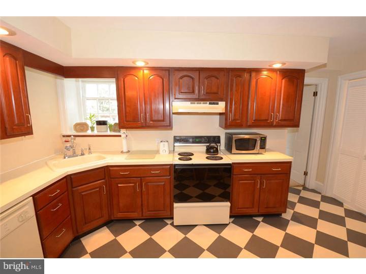 336 Oak Terrace Wayne, PA 19087 - Photo 11 of 24 Gallery Image 11