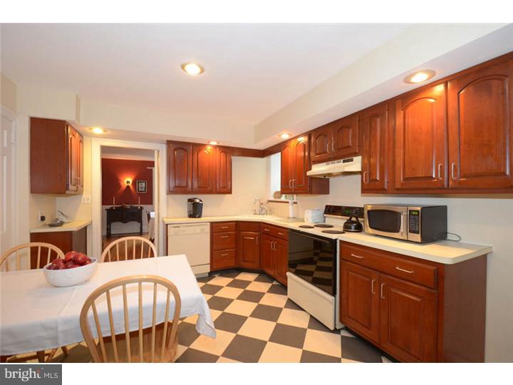 336 Oak Terrace Wayne, PA 19087 - Photo 12 of 24 Gallery Image 12