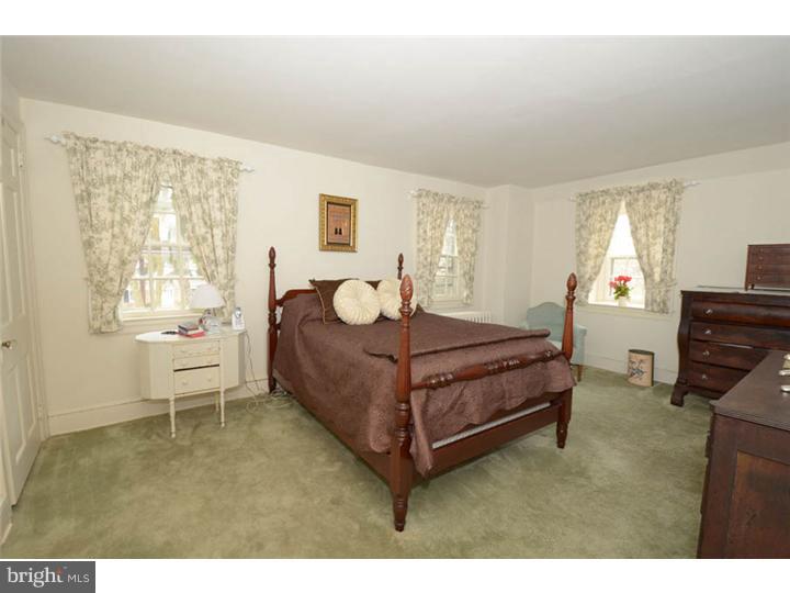 336 Oak Terrace Wayne, PA 19087 - Photo 18 of 24 Gallery Image 18